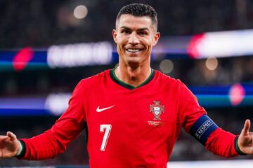 Cristiano Ronaldo celebrates one billion social media followers